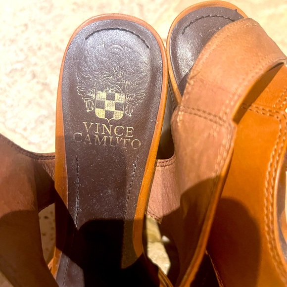 Vince Camuto leather heels - Picture 3 of 5